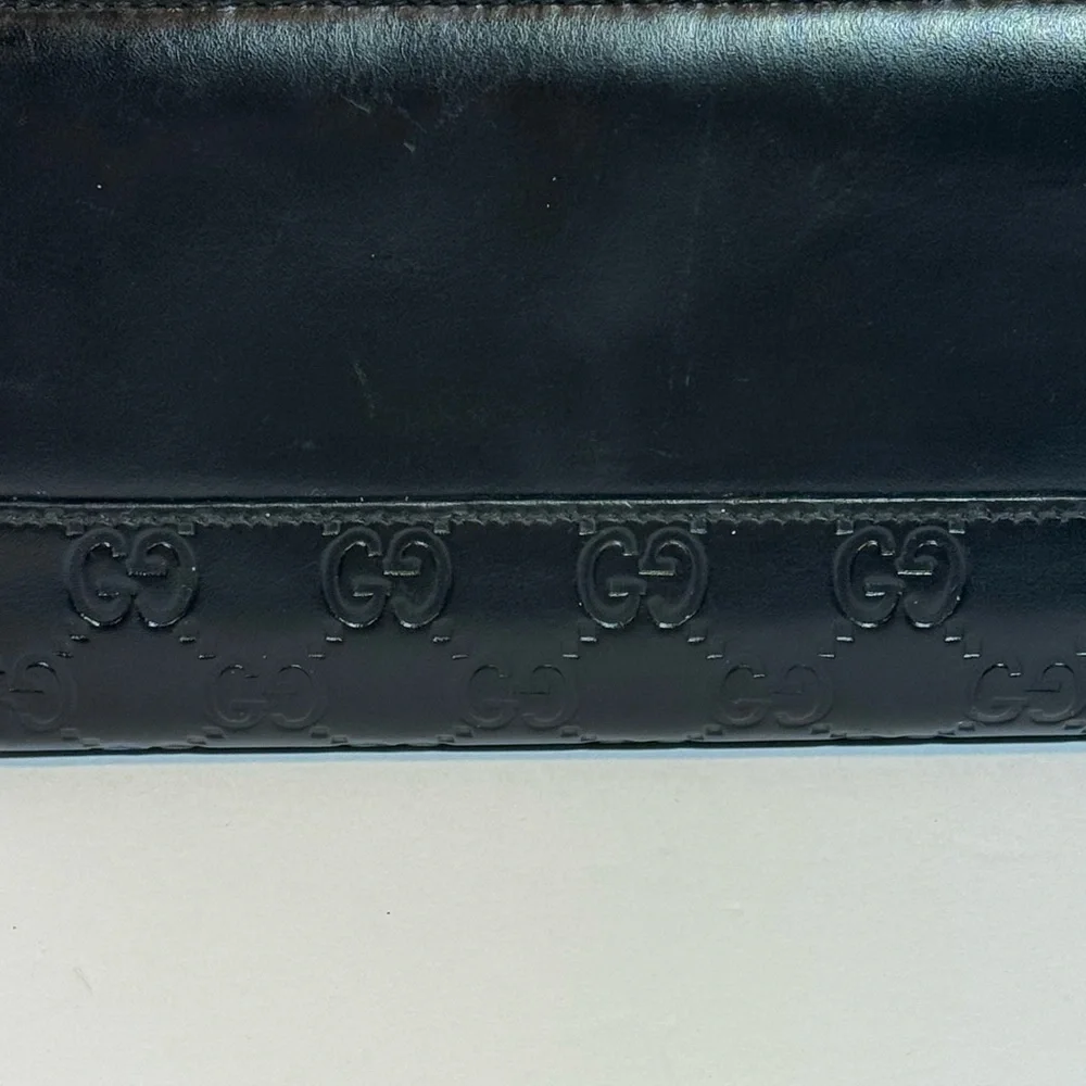 Gucci sleek black